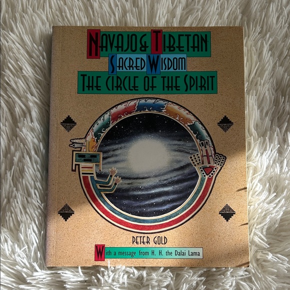 Navajo & Tibetan Sacred Wisdom Book, Circle of Spirit by Peter Gold - Picture 2 of 9